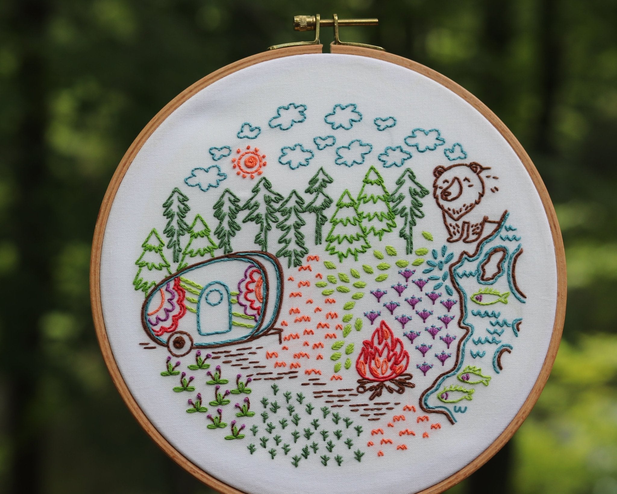 Embroidery in hot hoop Camping